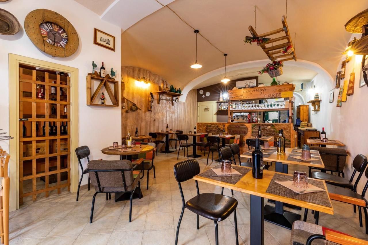 Locanda Di Corte Bosa Bagian luar foto
